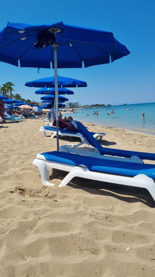 Cosmos Residence Paralimni Luaran gambar