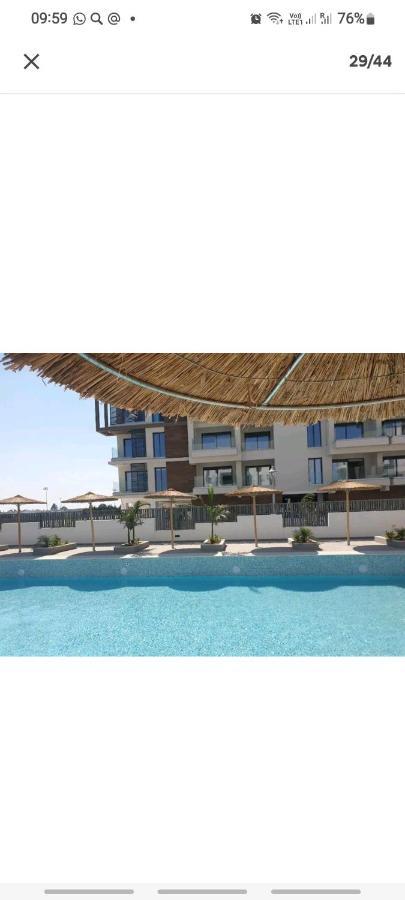 Cosmos Residence Paralimni Luaran gambar