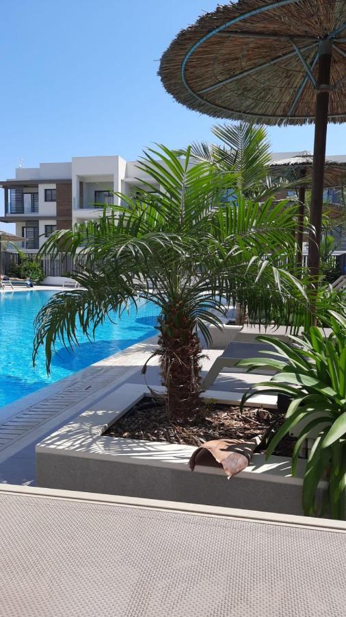 Cosmos Residence Paralimni Luaran gambar