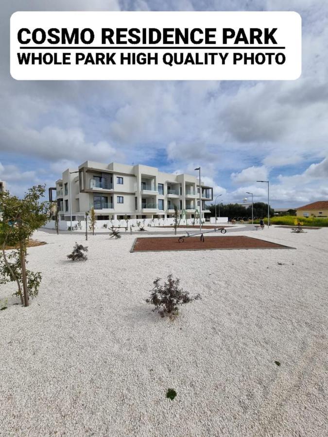 Cosmos Residence Paralimni Luaran gambar