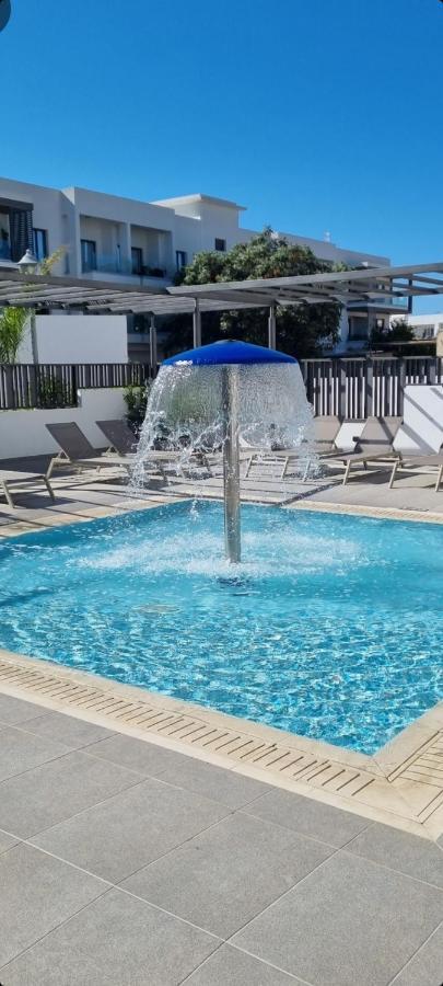 Cosmos Residence Paralimni Luaran gambar