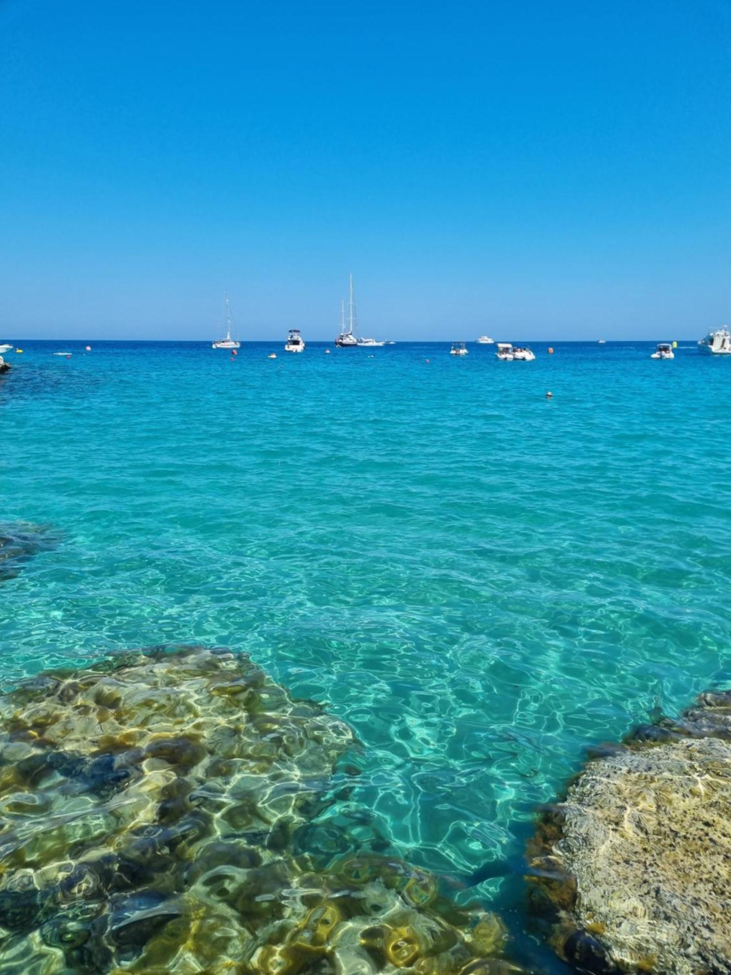Cosmos Residence Paralimni Luaran gambar
