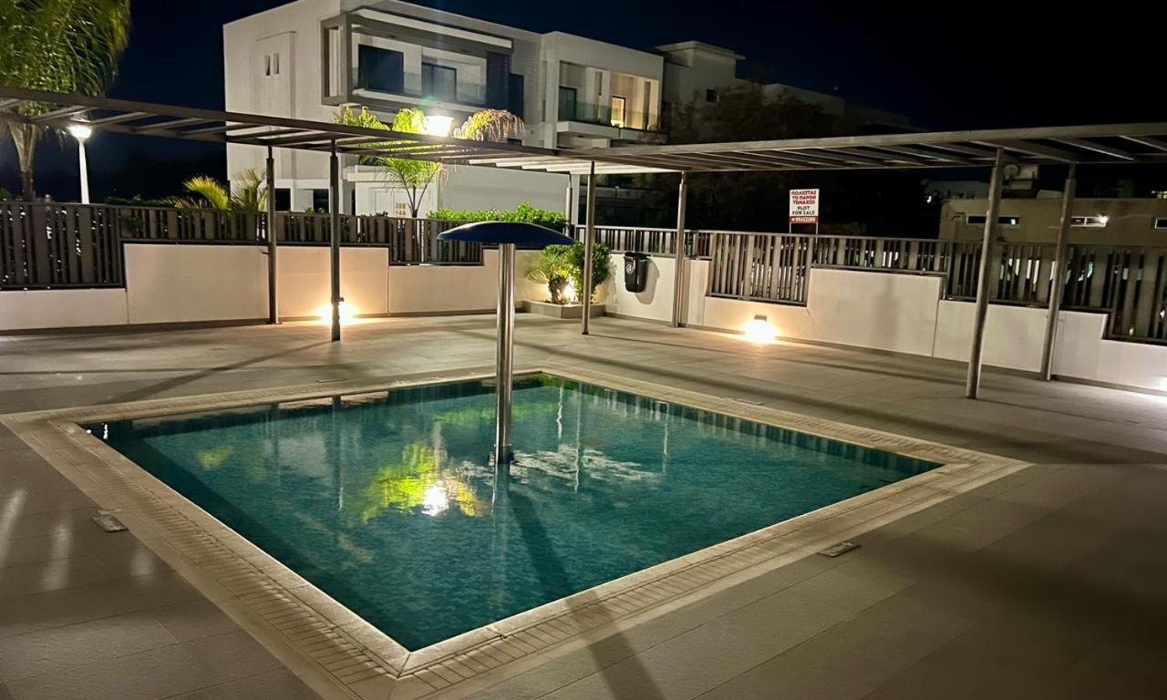 Cosmos Residence Paralimni Luaran gambar