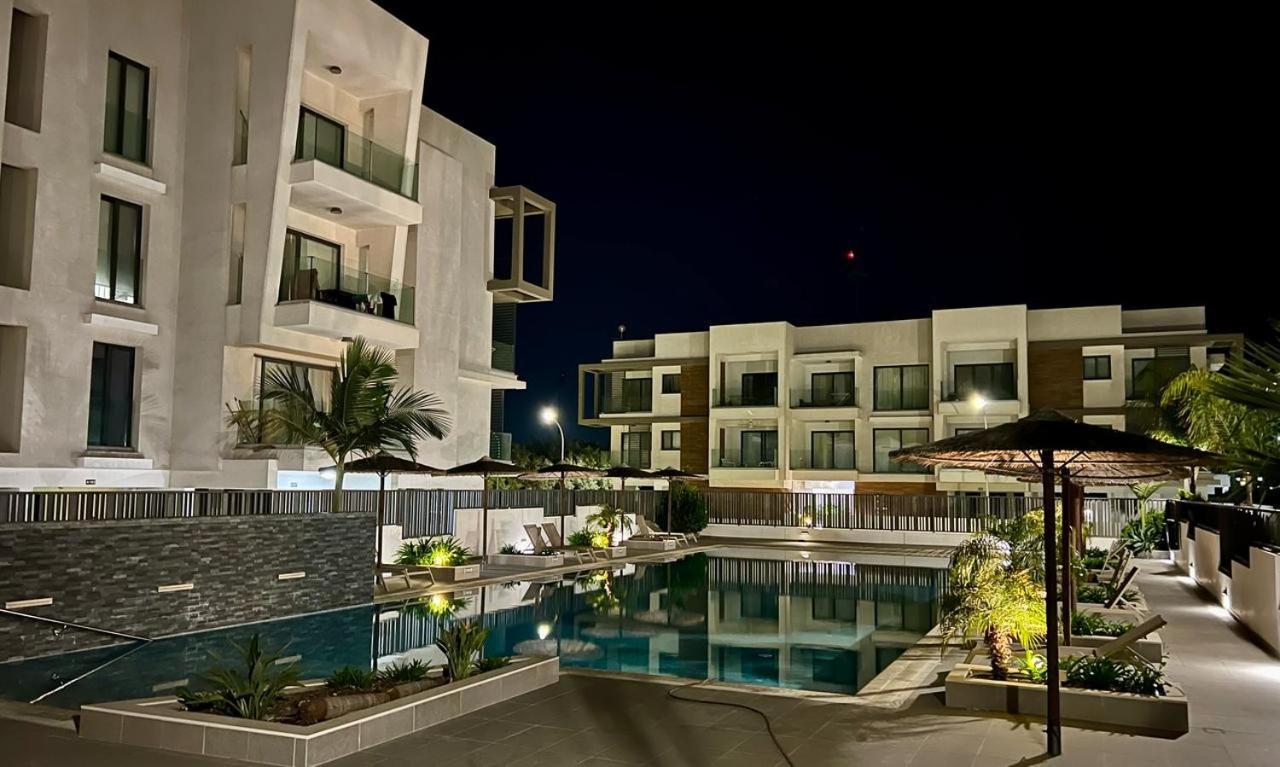 Cosmos Residence Paralimni Luaran gambar