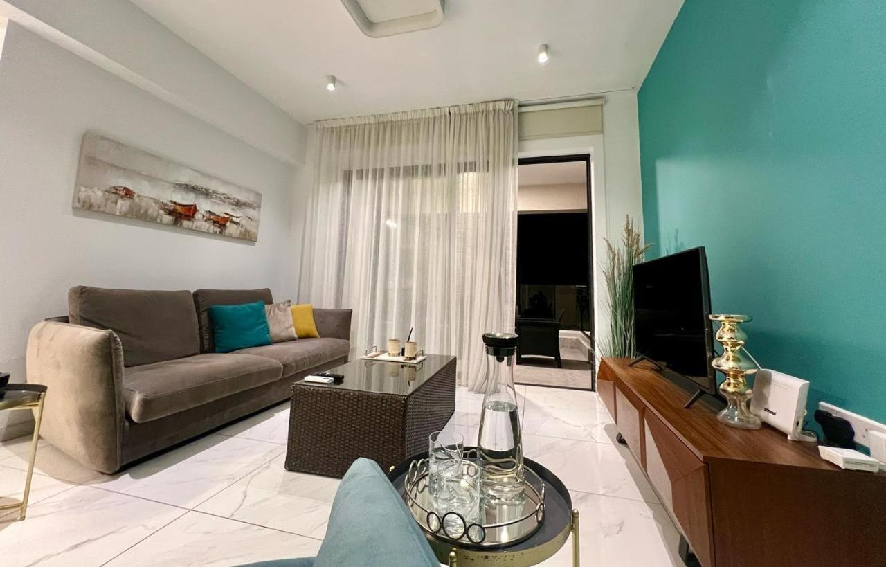 Cosmos Residence Paralimni Luaran gambar