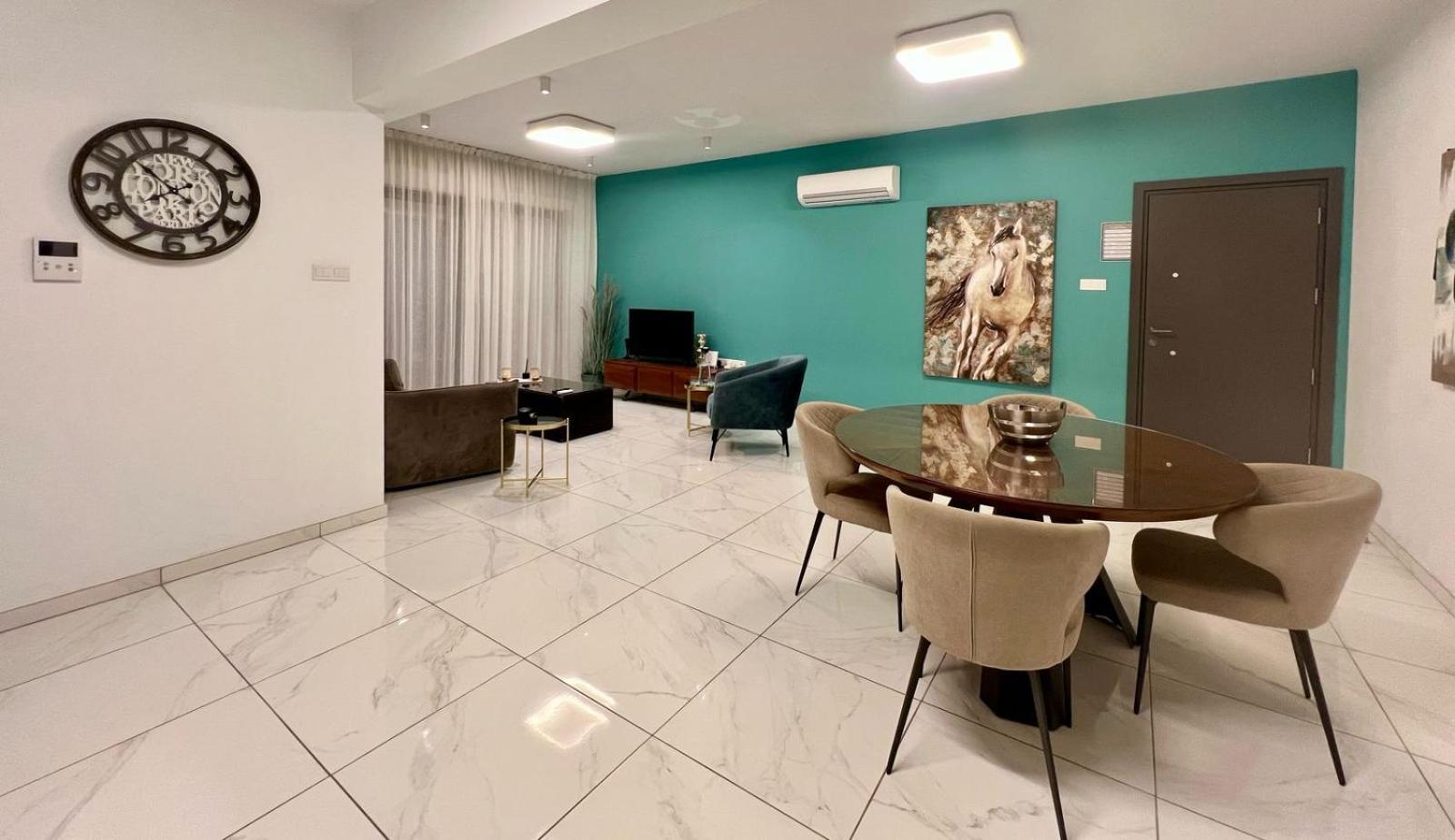 Cosmos Residence Paralimni Luaran gambar