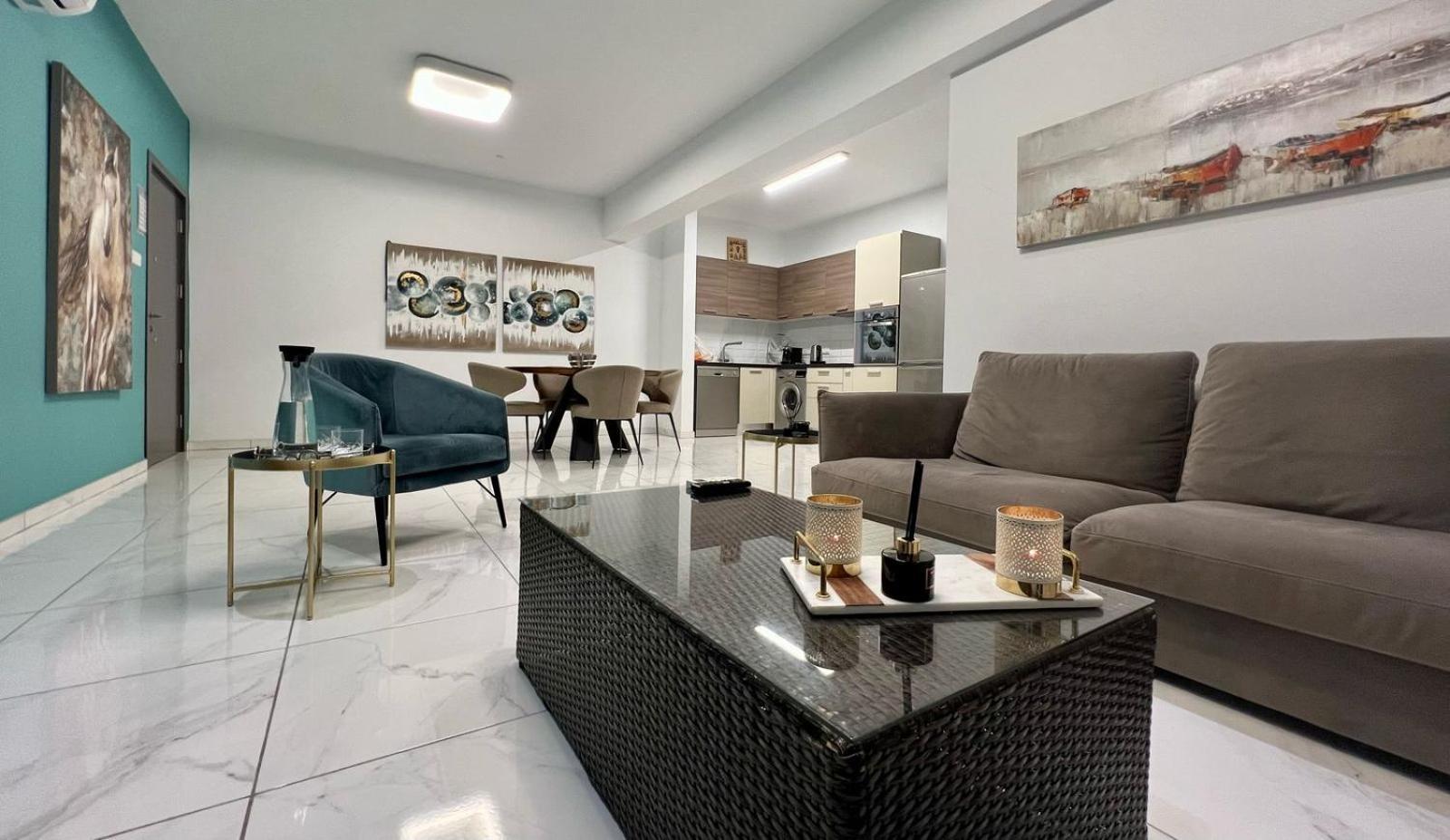 Cosmos Residence Paralimni Luaran gambar