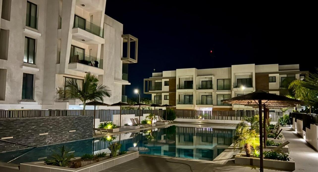Cosmos Residence Paralimni Luaran gambar